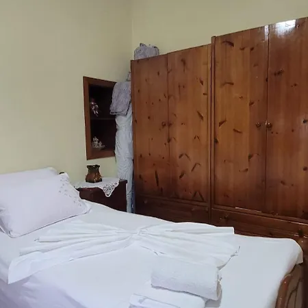 Guest house Makos *