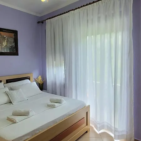 Makos Guest house